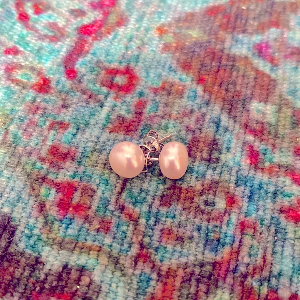 Pearl Earrings.
